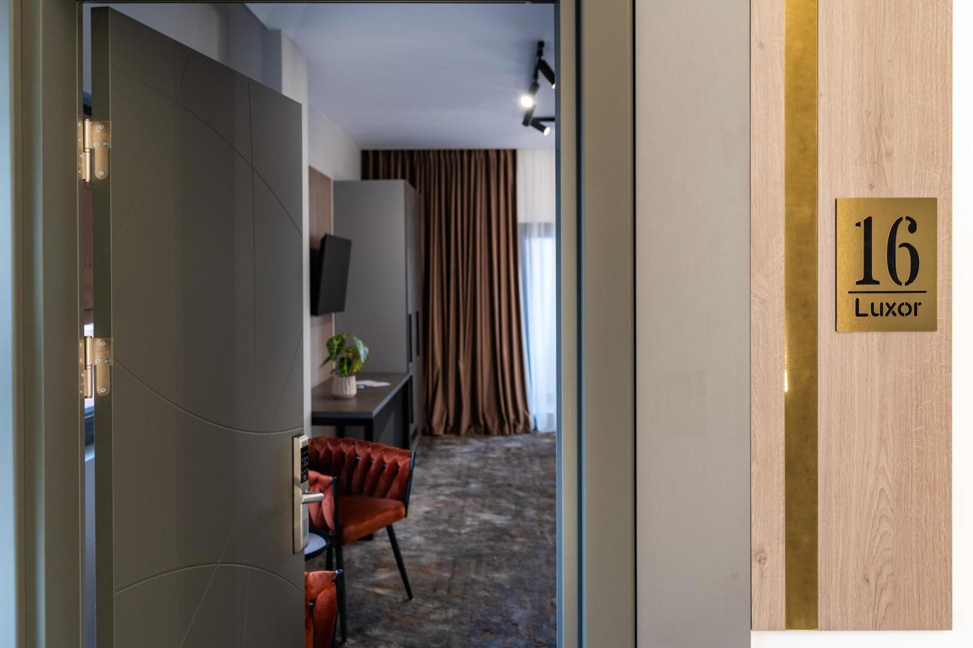 Hotel Luxor Medgidia Dış mekan fotoğraf