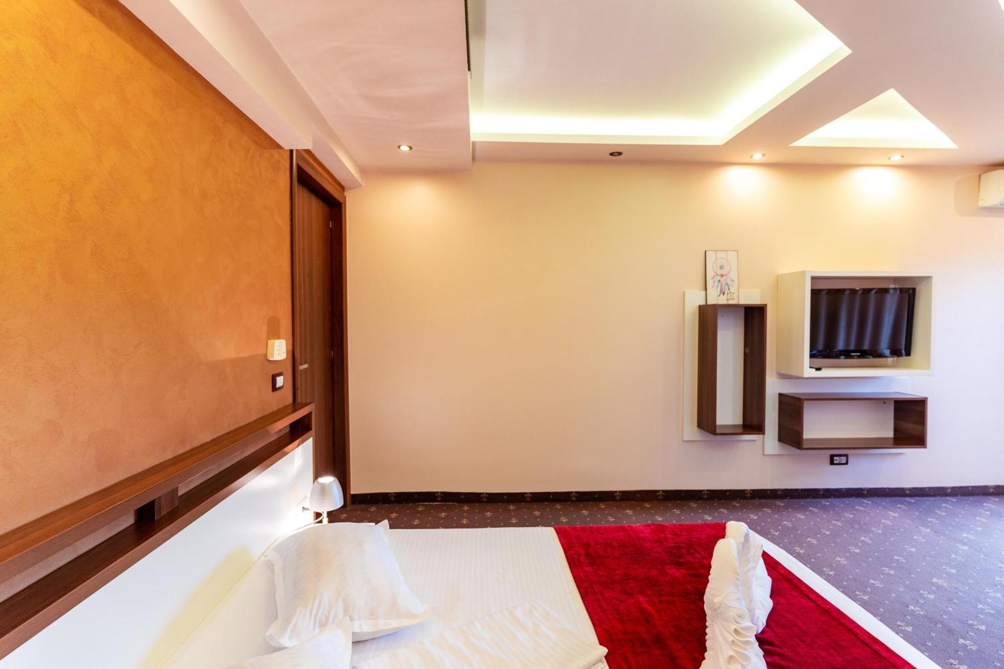 Hotel Luxor Medgidia Dış mekan fotoğraf