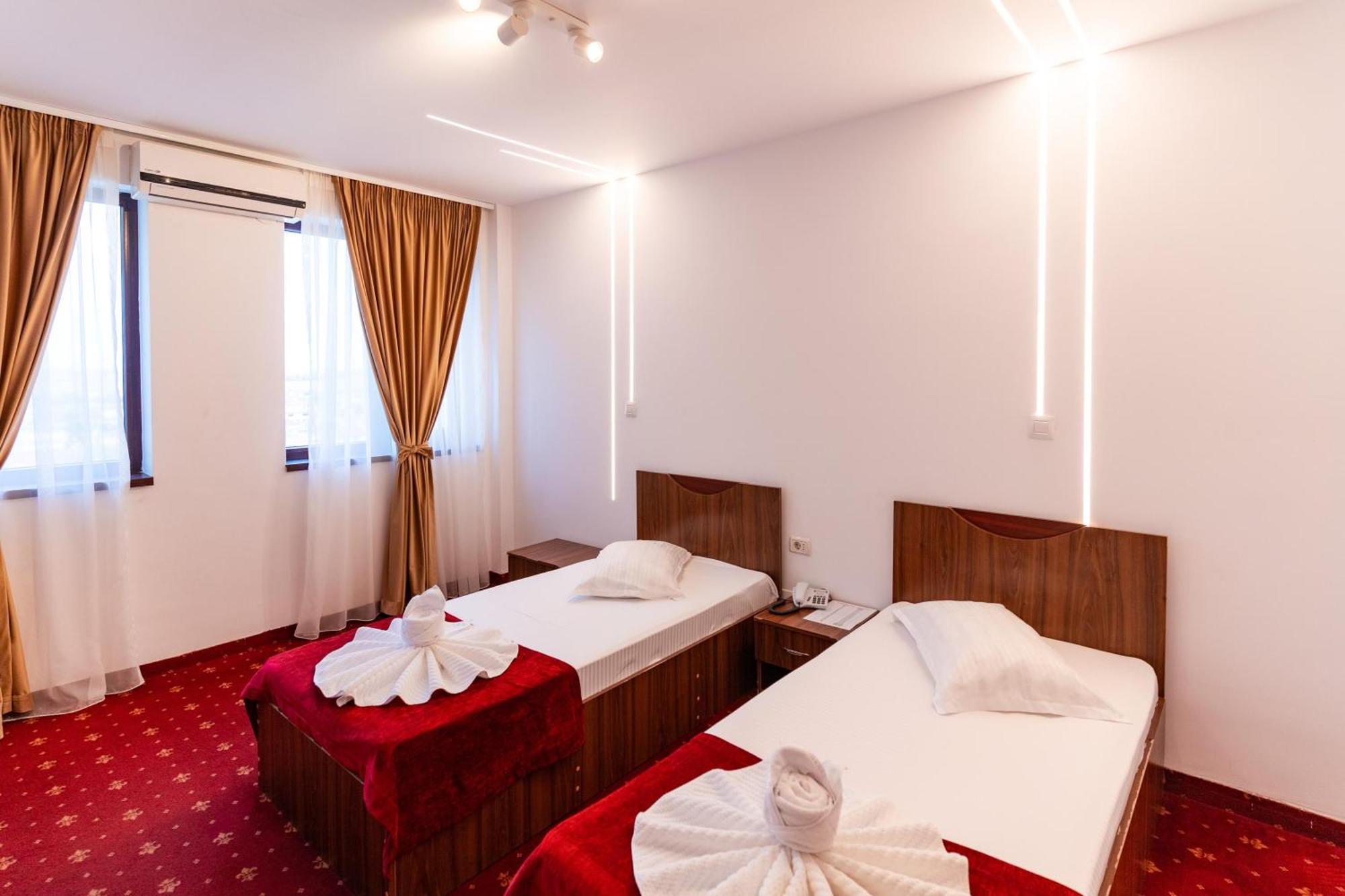 Hotel Luxor Medgidia Dış mekan fotoğraf