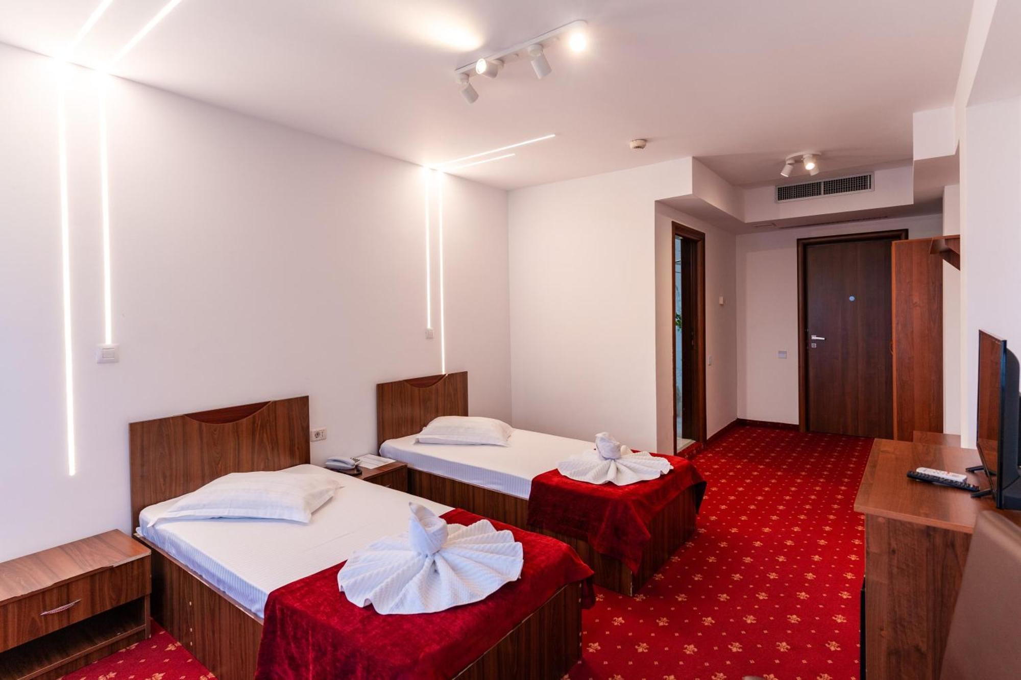 Hotel Luxor Medgidia Dış mekan fotoğraf